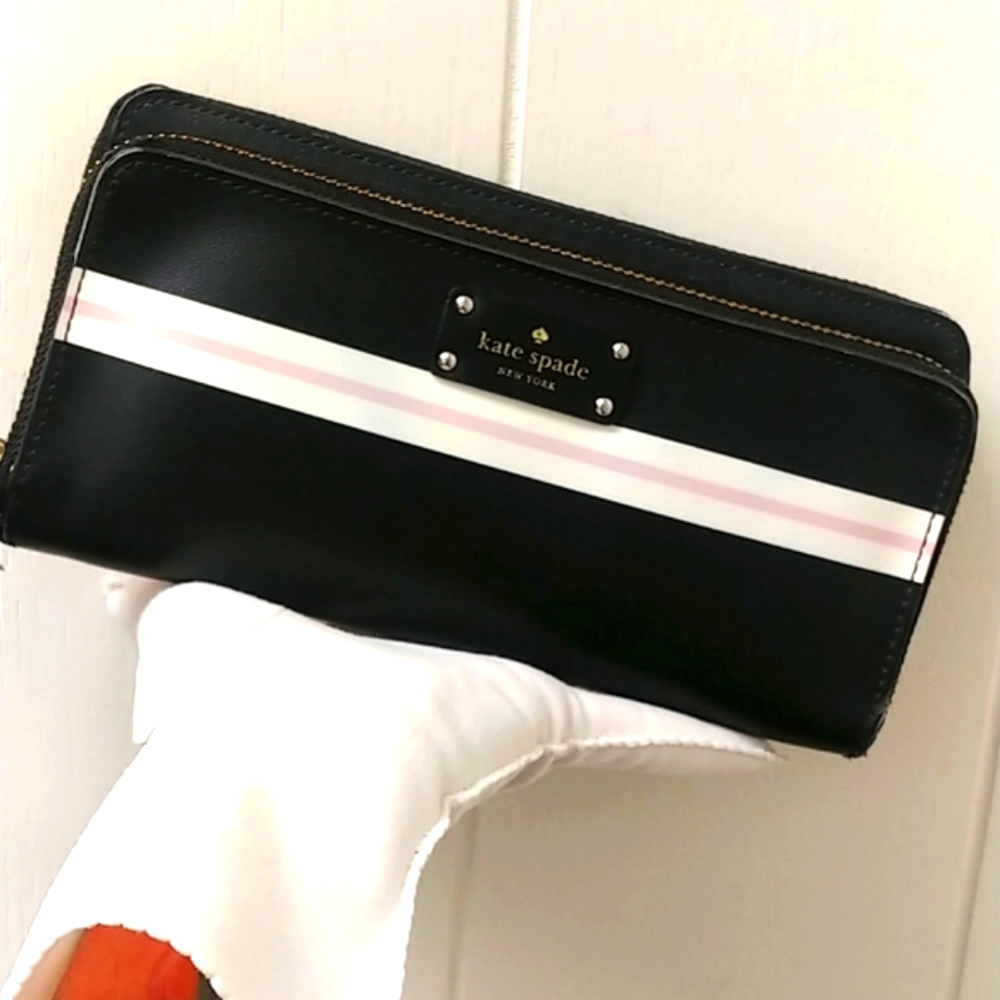 Kate Spade Zipper Wallet